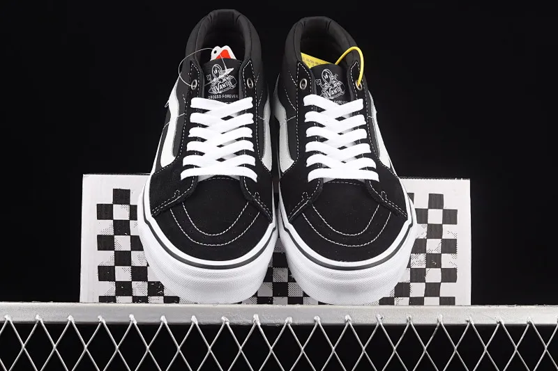 All categories Vans Vans series Vans Mid Vans Kate SK8-Mid black and white suede professional skateboard shoes commemorating legendary skater superstar Jeff Grosso VN0A5FCG625